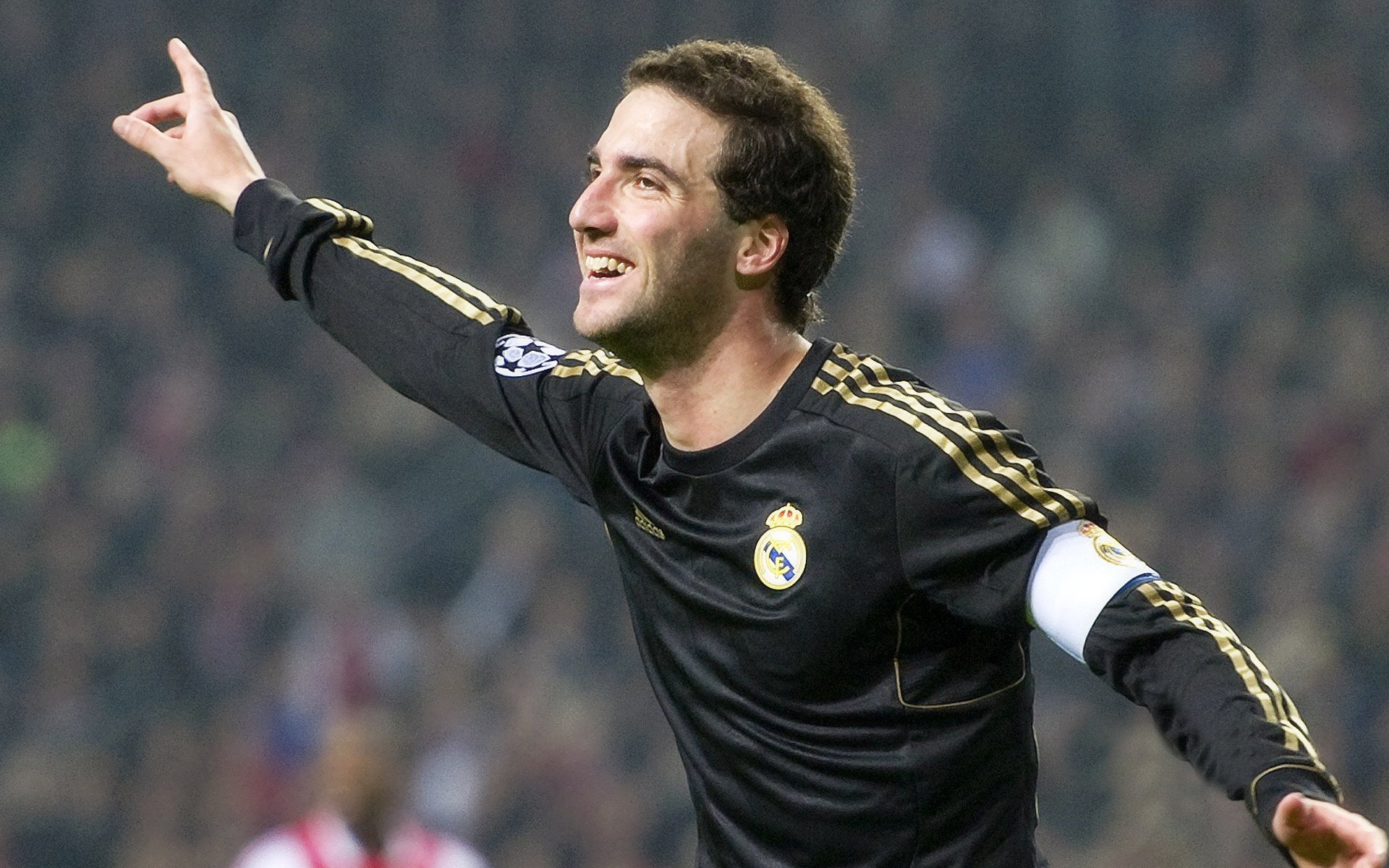 法比尼奥的战术罗盘，当瑞典精密齿轮碾碎玻利维亚高原风暴