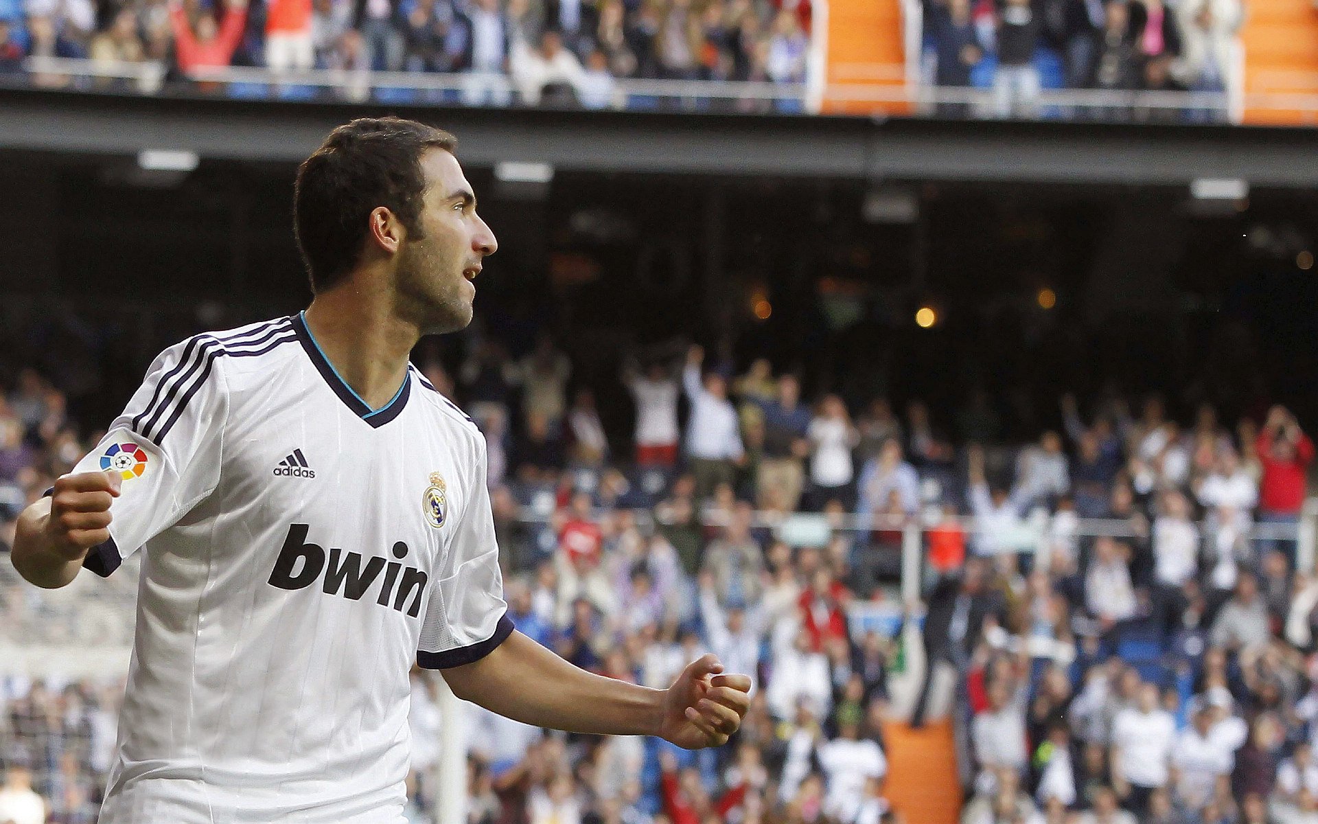 卡塔尔对阵智利，德布劳内冠军级表现，一场跨越时空的足球想象